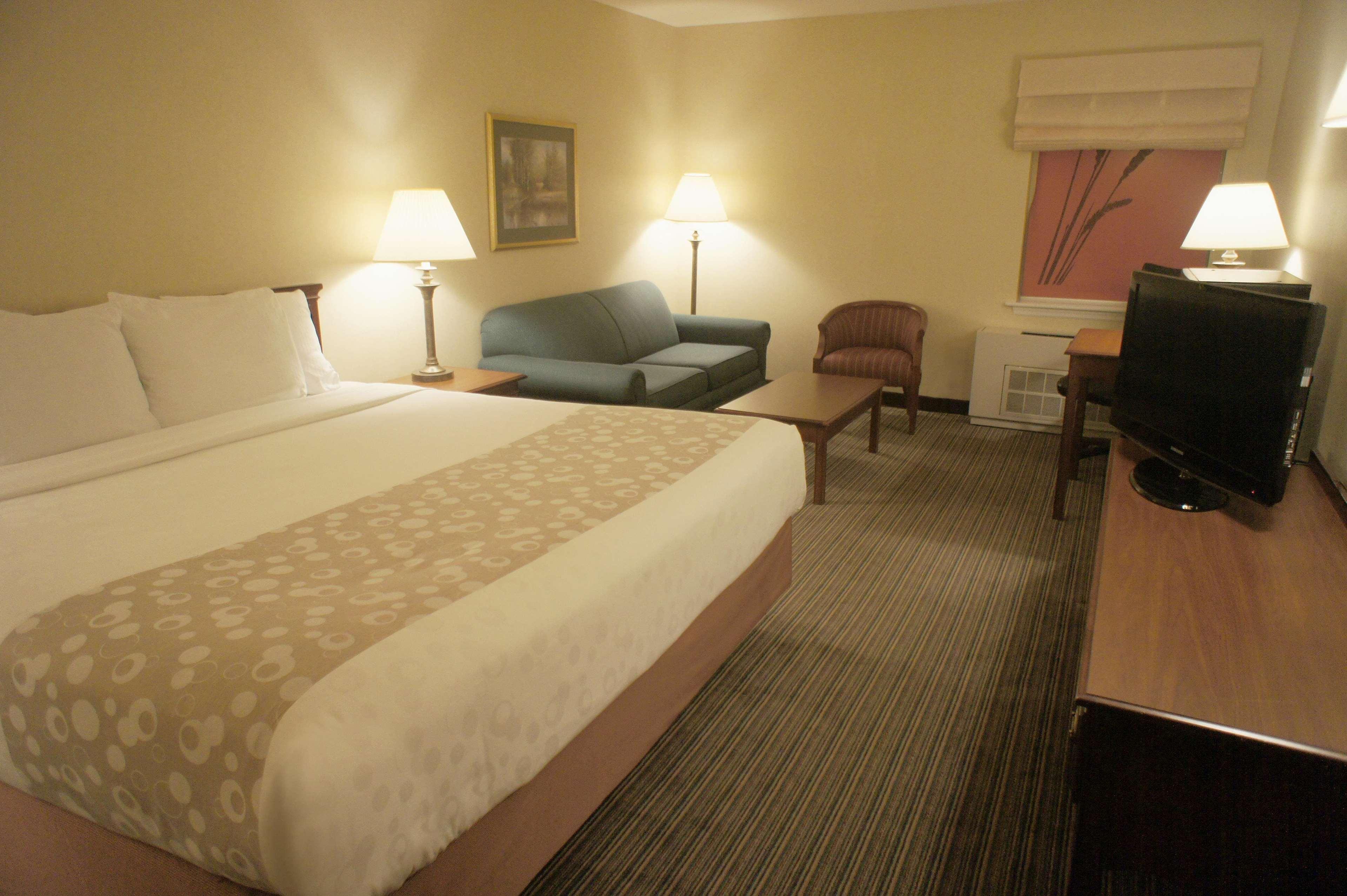 Holiday Inn Express St. Albans By Ihg Exterior photo