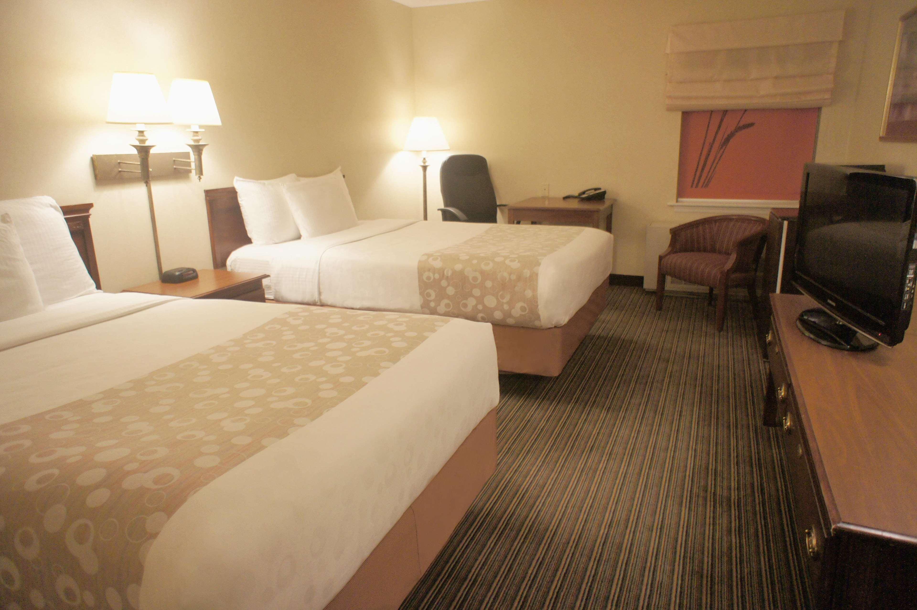 Holiday Inn Express St. Albans By Ihg Exterior photo