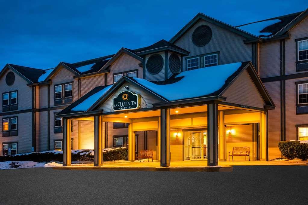 Holiday Inn Express St. Albans By Ihg Exterior photo