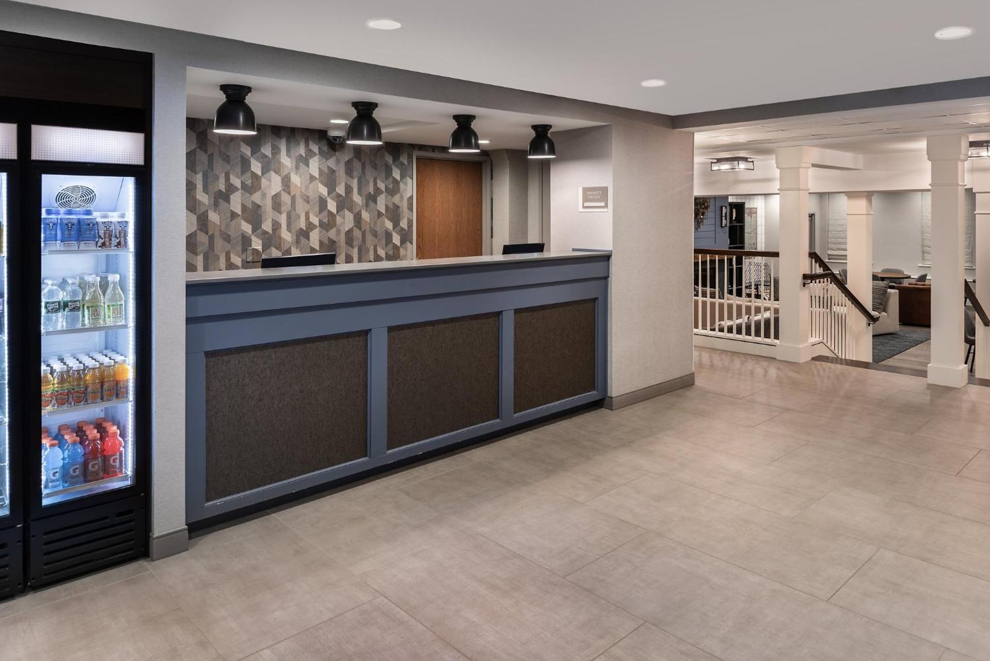 Holiday Inn Express St. Albans By Ihg Exterior photo